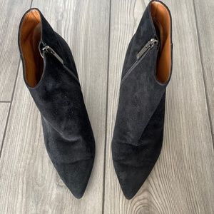 Sz 7 Aquatalia designer suede ankle kitten heels booties